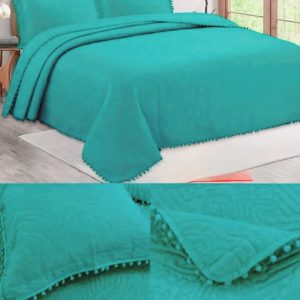 Cubrecama quilt plaza y media con pompones en bordes diferentes colores lisos